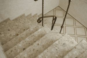 Лестницы и ступени из кварца в Виннице, Одессе в студии Гранит Декор